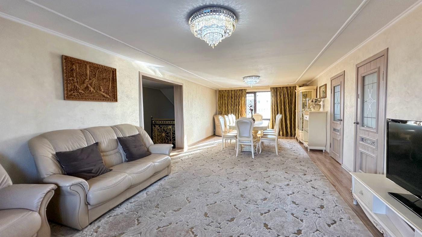 7-комнантный квартира, 223.0 м²,Гаухар Ана за 130 000 000