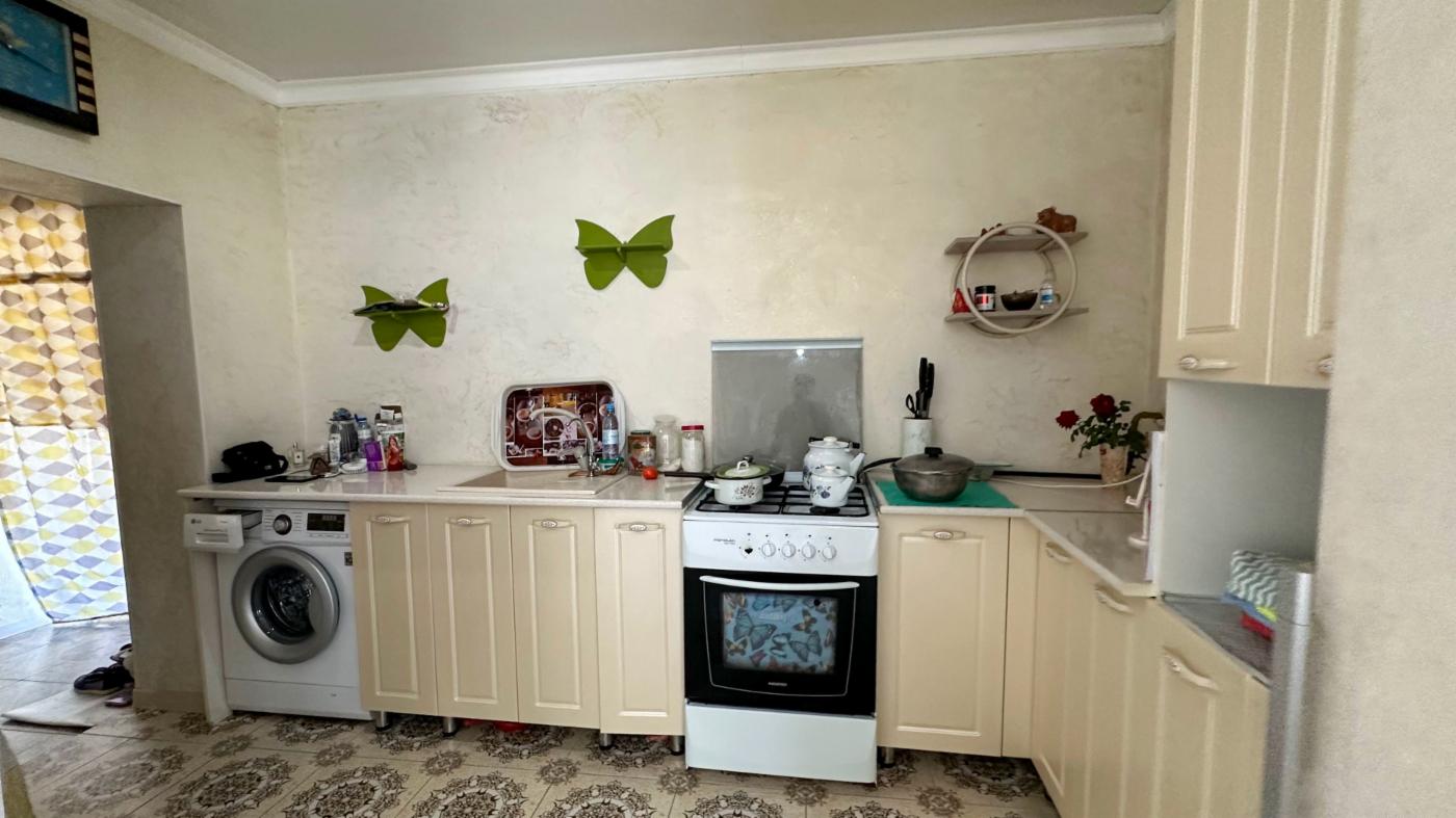 4-комнантный квартира, 74.0 м²,Сулеева за 20 000 000