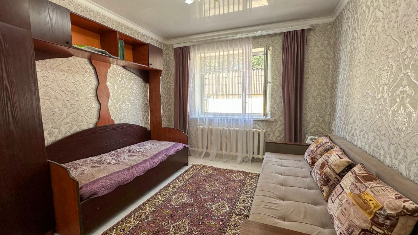 4-комнантный квартира, 74.0 м²,Сулеева за 20 000 000