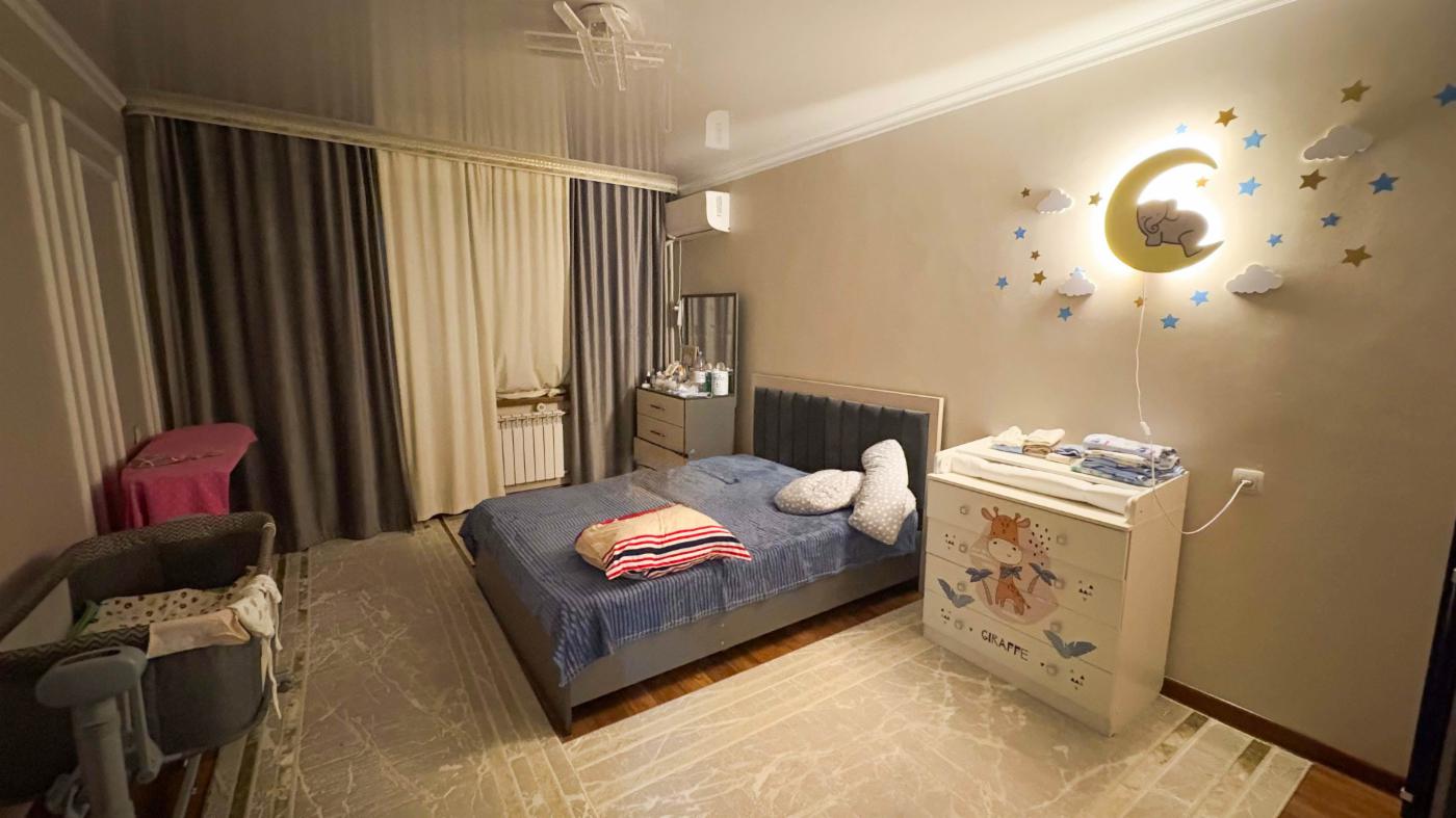 4-комнантная квартира, 93.0 м²,3 мкр за 30 000 000