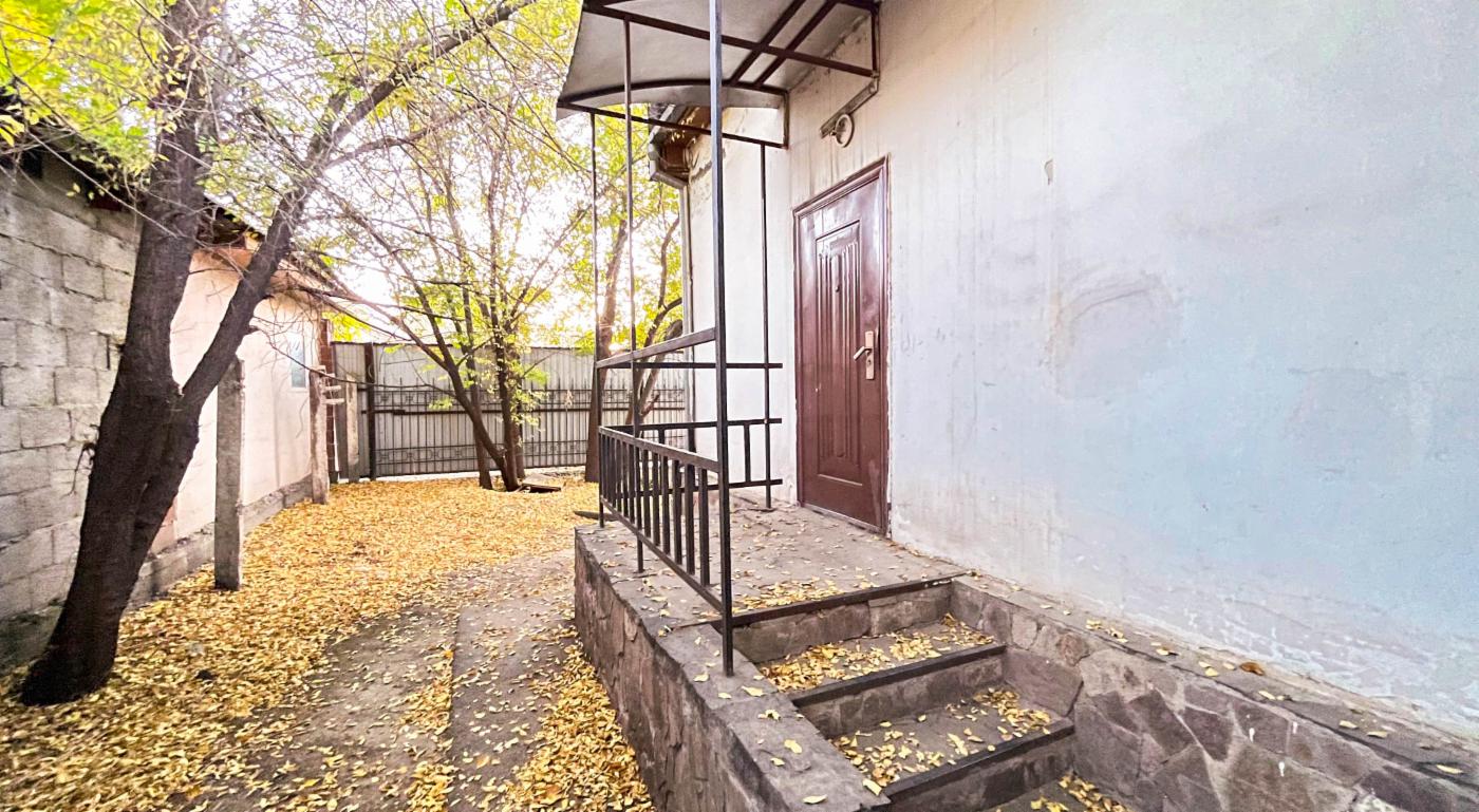 8-комнантный квартира, 152.0 м²,3 мкр за 55 000 000