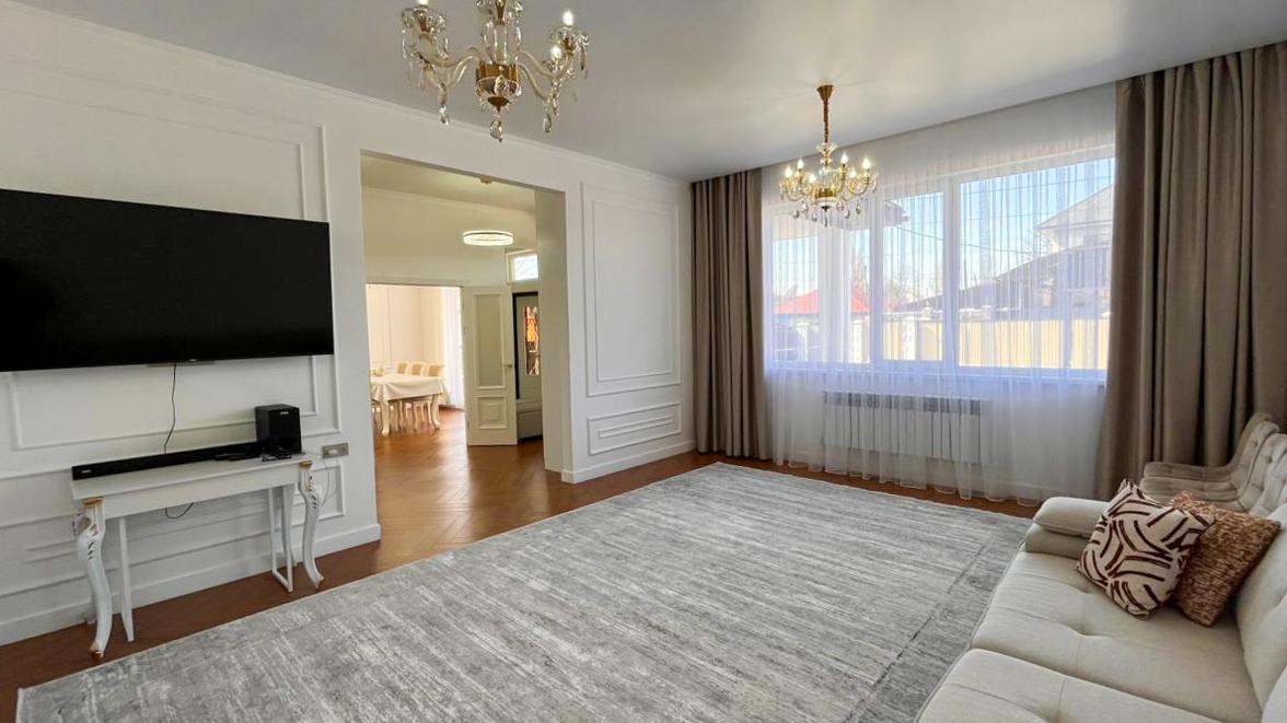 4-комнантный квартира, 134.0 м²,Майстюка за 57 000 000