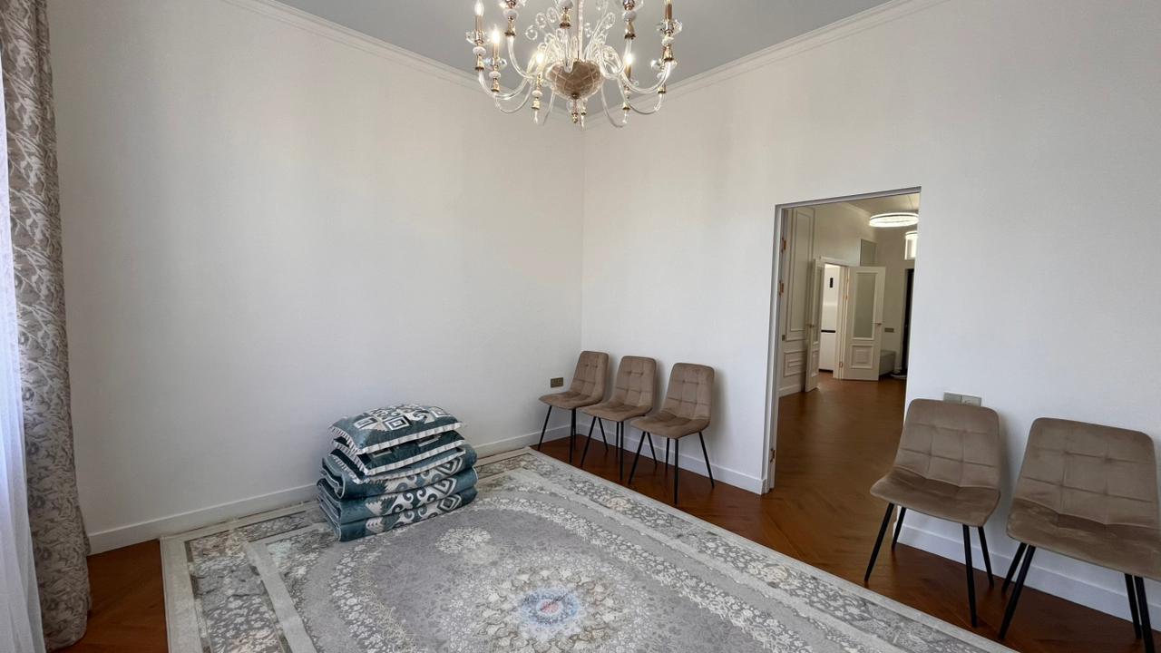 4-комнантный квартира, 134.0 м²,Майстюка за 57 000 000