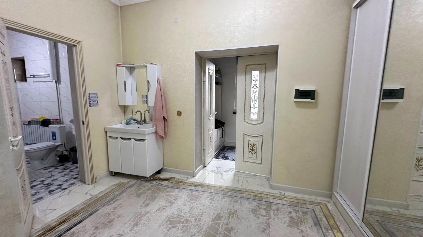 5-комнантный квартира, 180.0 м²,Момышулы за 50 000 000
