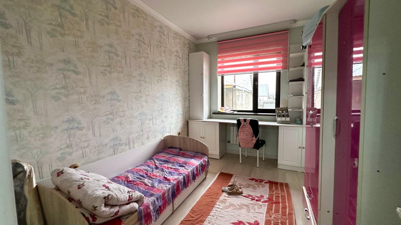 5-комнантный квартира, 180.0 м²,Момышулы за 50 000 000
