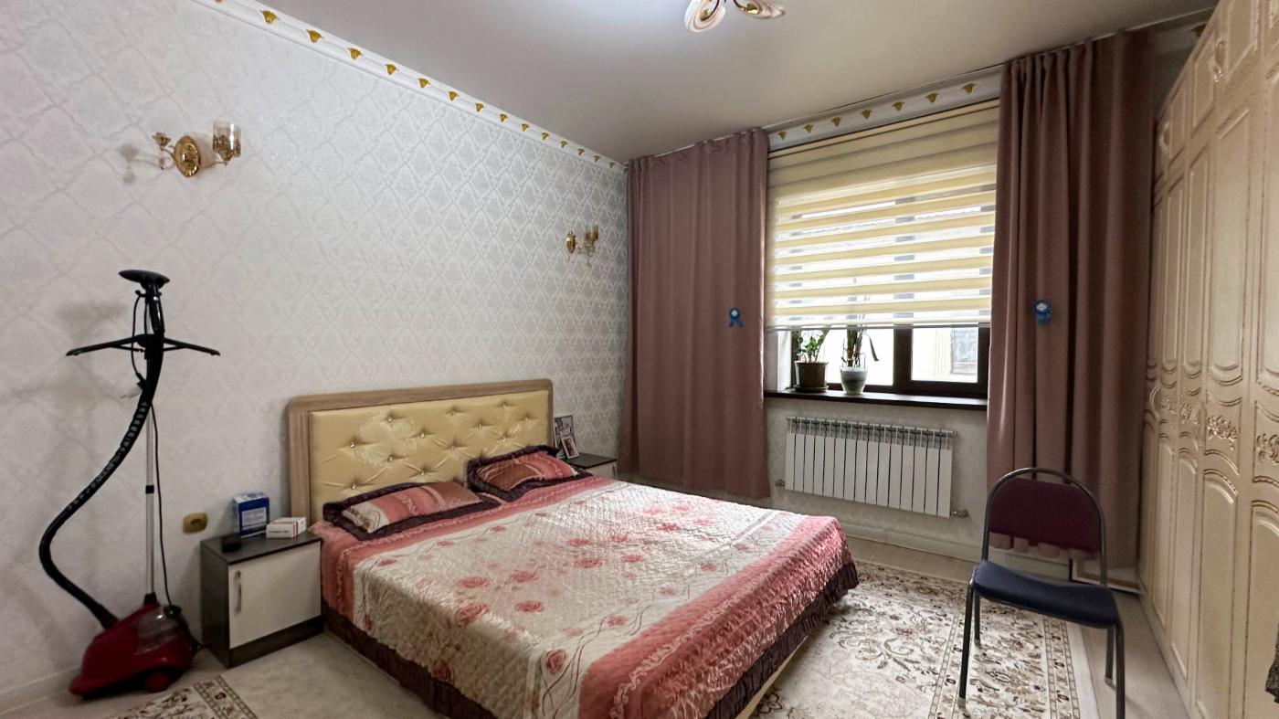 5-комнантный квартира, 180.0 м²,Момышулы за 50 000 000