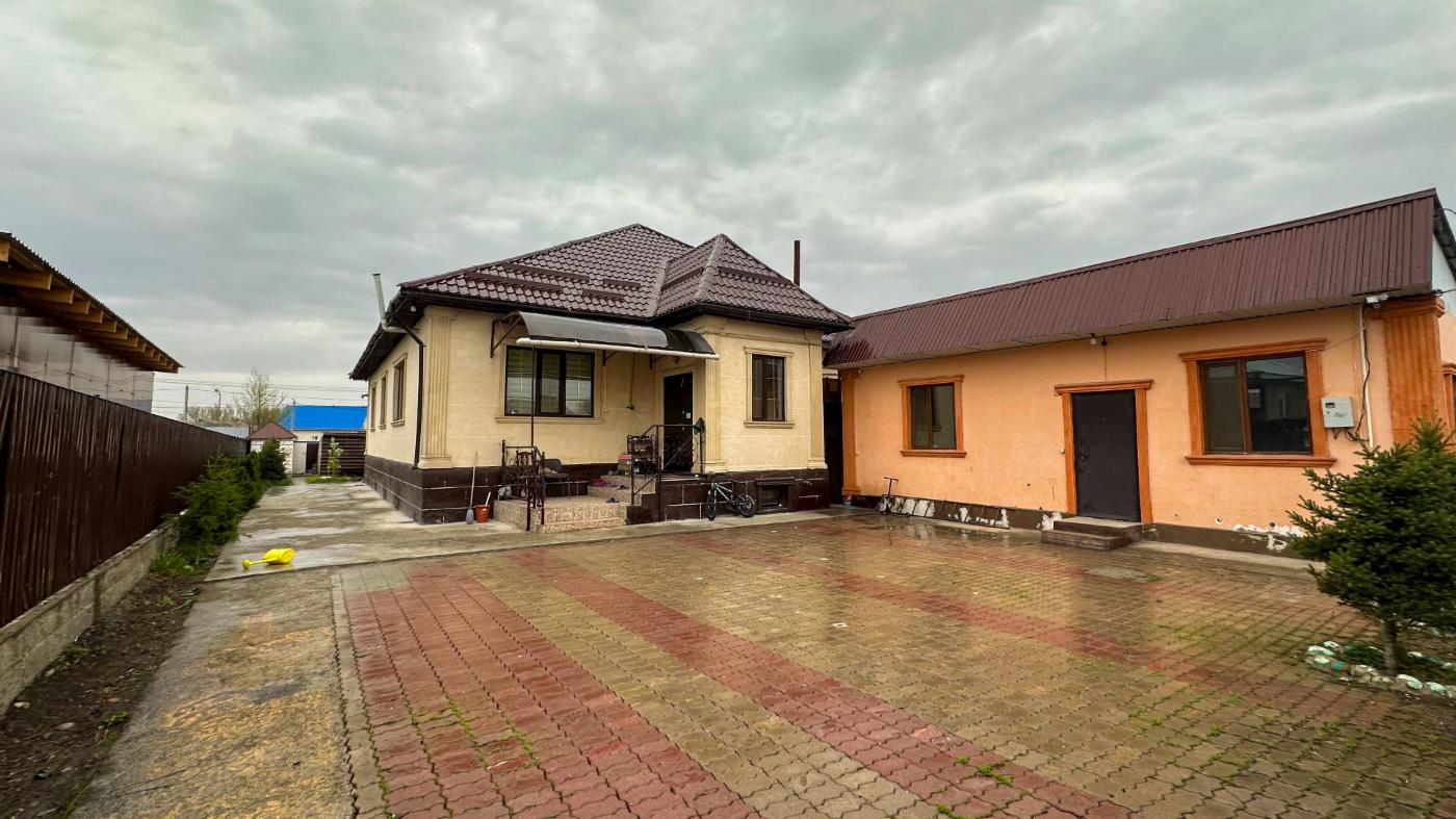 5-комнантный квартира, 180.0 м²,Момышулы за 50 000 000