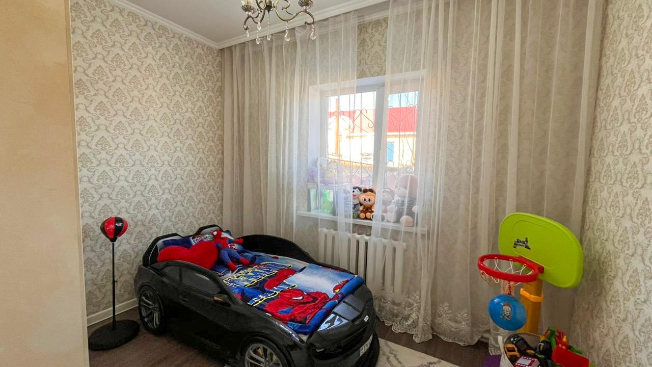 4-комнантный квартира, 92.0 м²,Есетова за 61 200 000