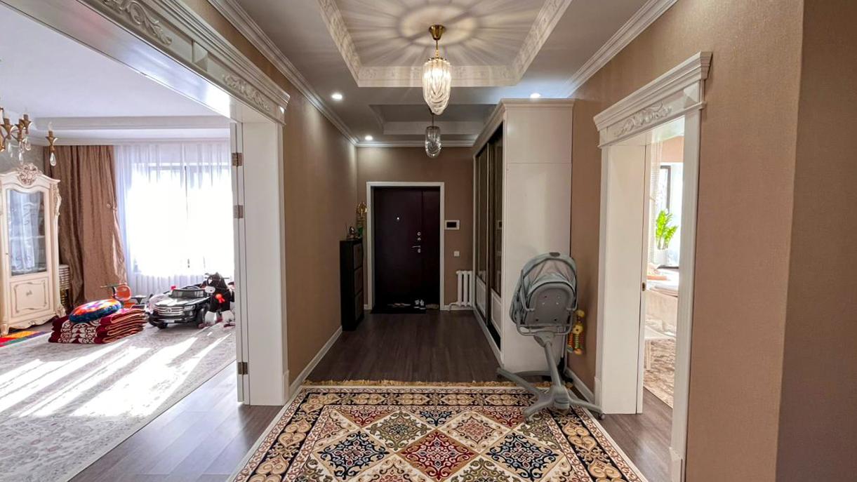 4-комнантный квартира, 92.0 м²,Есетова за 61 200 000