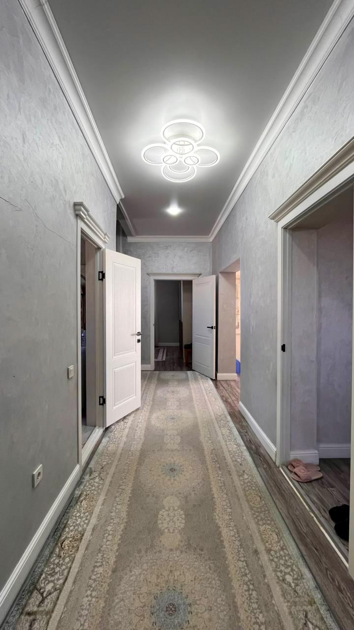 5-комнантный квартира, 211.0 м²,Наурыз за 65 000 000