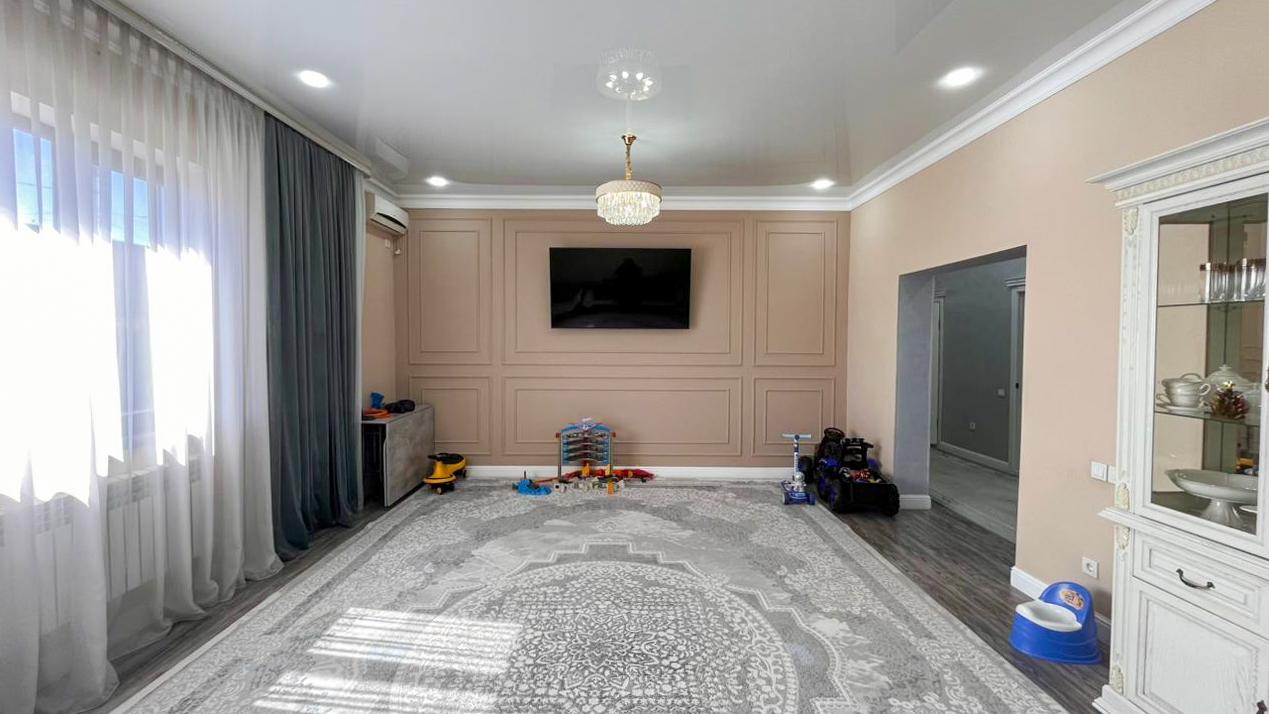 5-комнантный квартира, 211.0 м²,Наурыз за 65 000 000