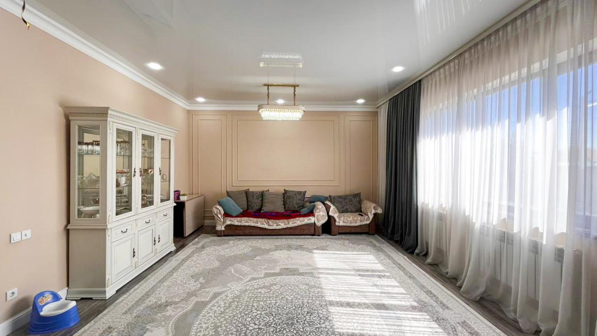 5-комнантный квартира, 211.0 м²,Наурыз за 65 000 000