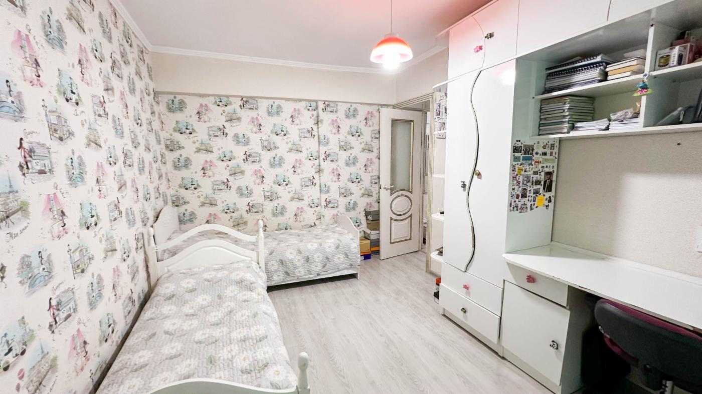 4-комнантная квартира, 80.0 м²,5 мкр за 23 000 000