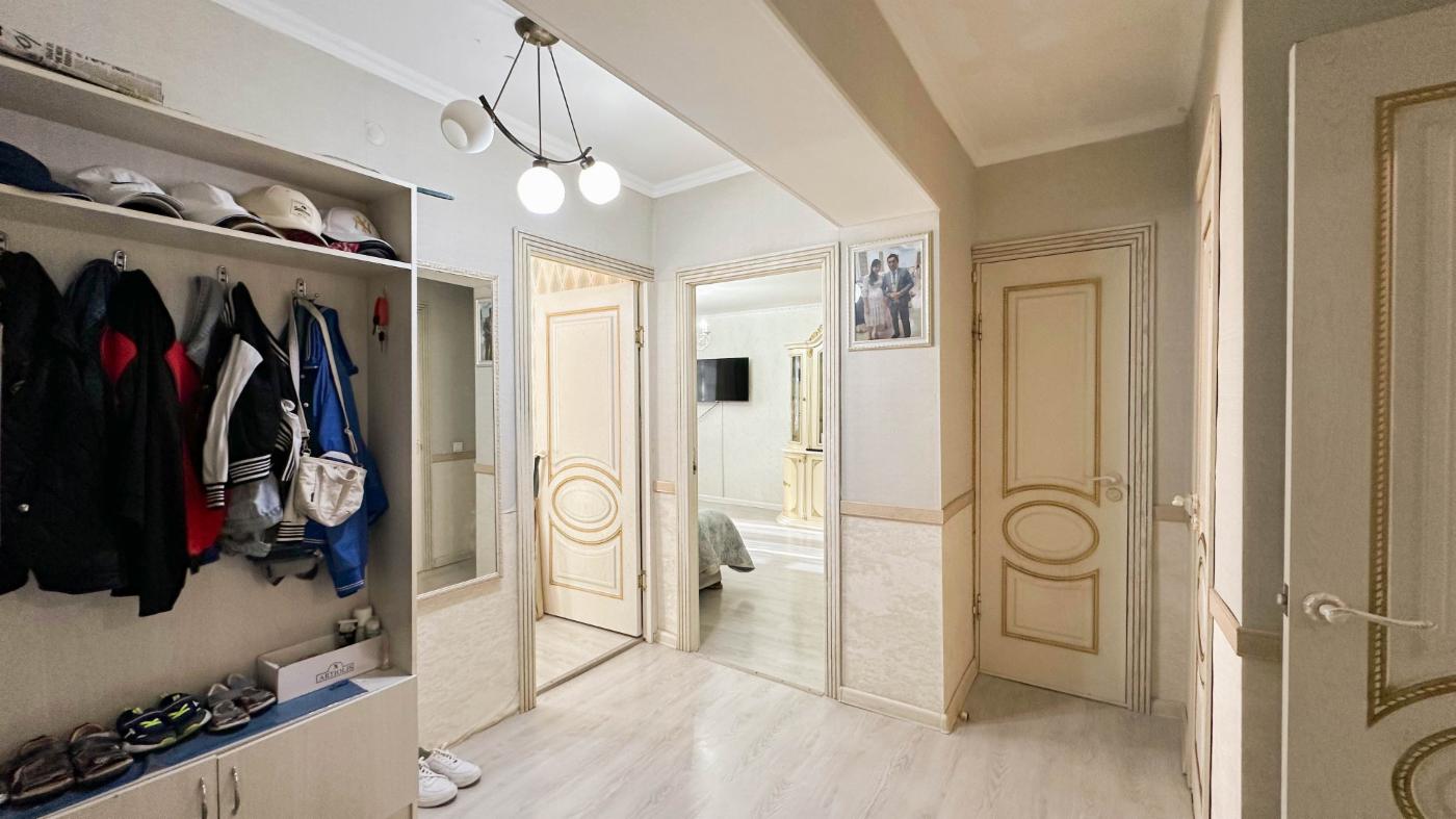 4-комнантная квартира, 80.0 м²,5 мкр за 23 000 000