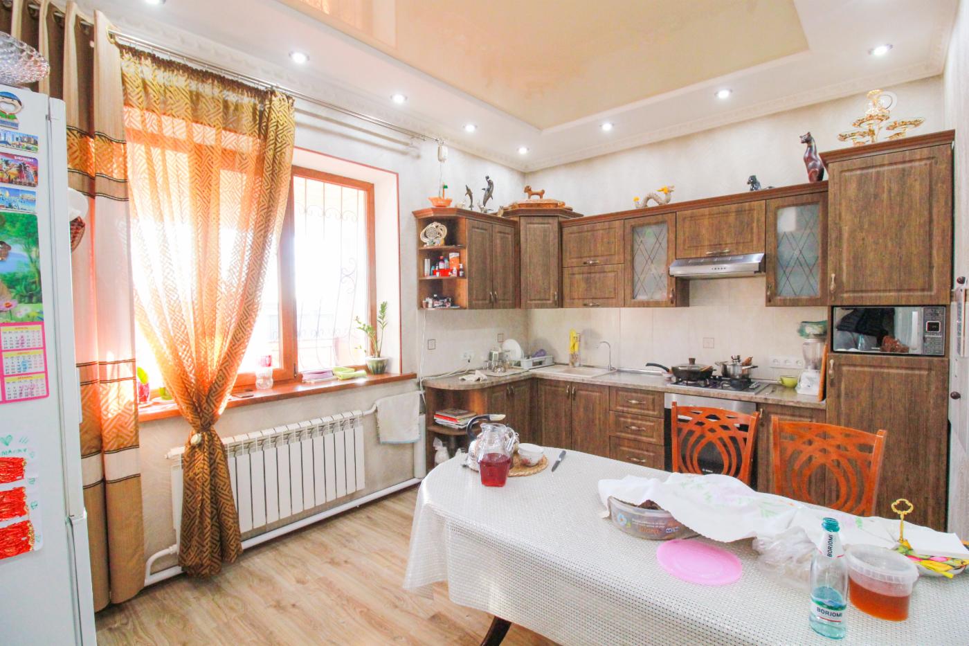 4-комнантный квартира, 130.0 м²,Панфилова за 60 000 000