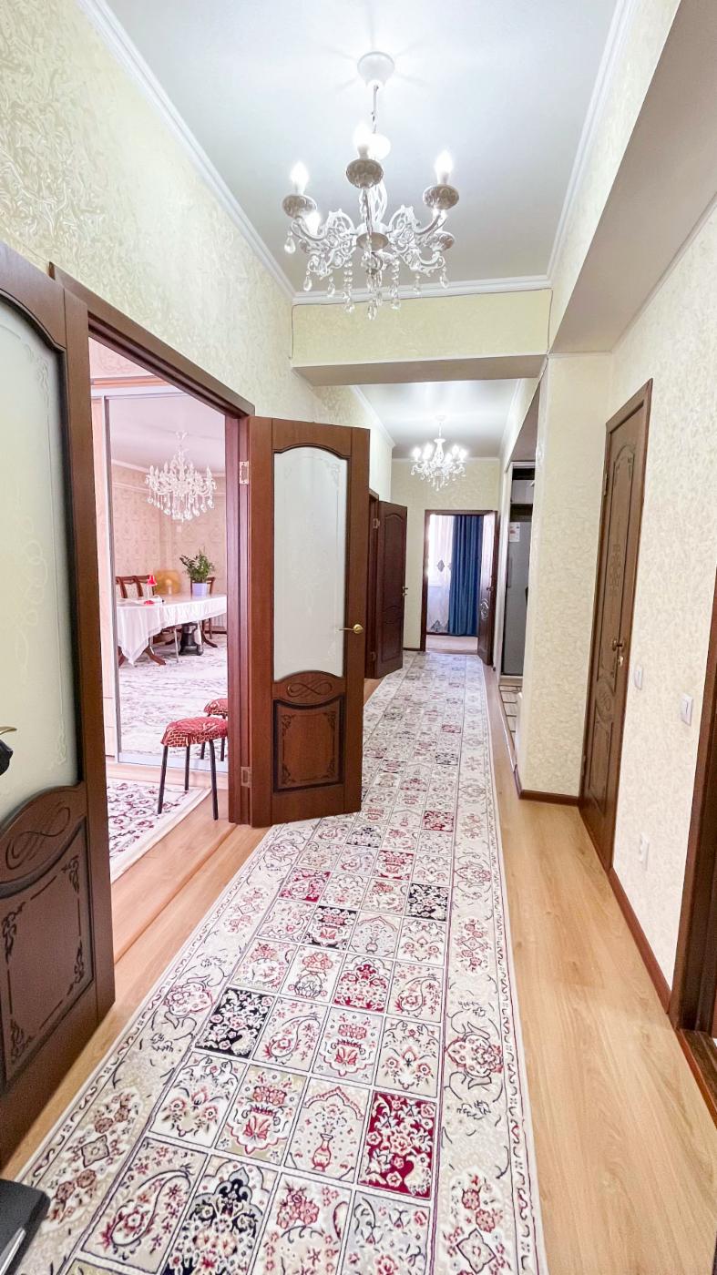 4-комнантная квартира, 112.0 м²,5 мкр за 40 000 000