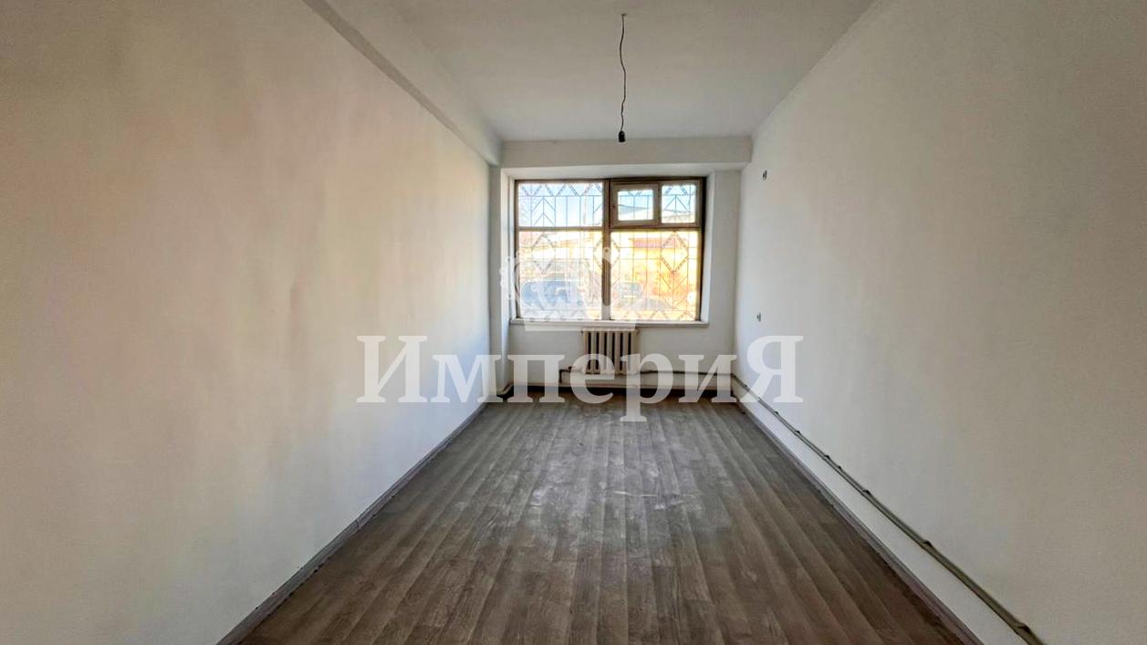 11-комнантный квартира, 200.0 м²,Абая за 65 000 000