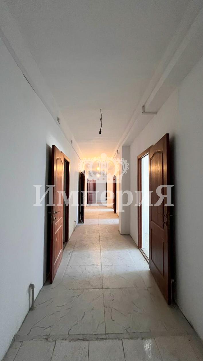 11-комнантный квартира, 200.0 м²,Абая за 65 000 000