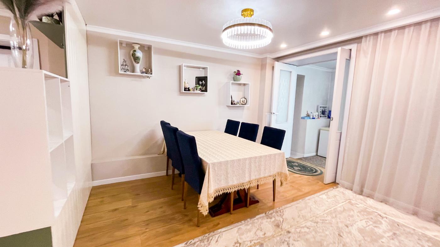 5-комнантная квартира, 100.0 м²,4 мкр за 35 000 000