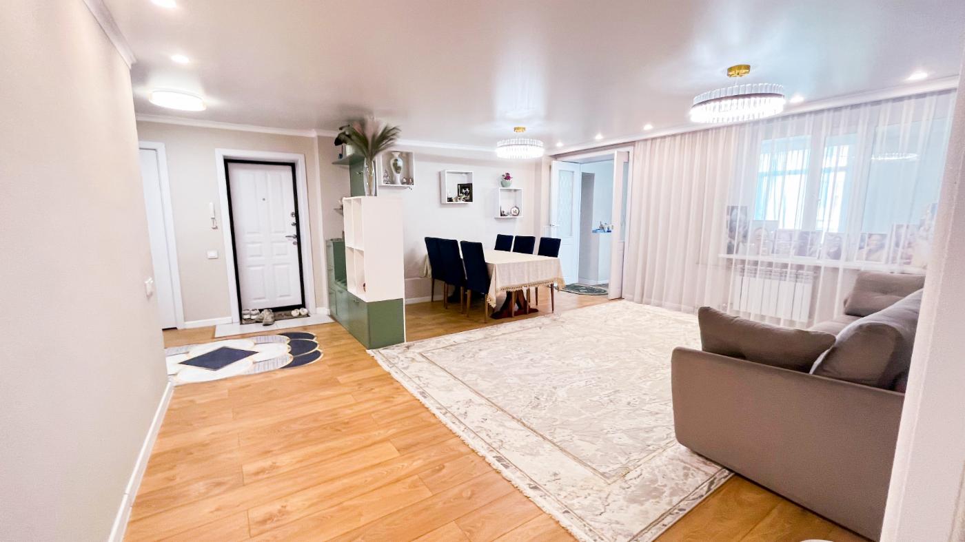 5-комнантная квартира, 96.0 м²,4 мкр за 35 000 000