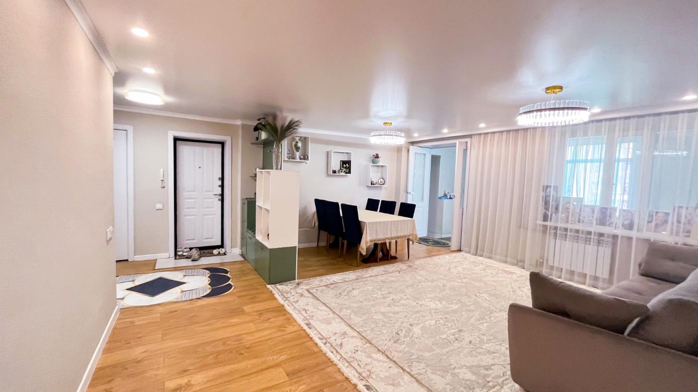 5-комнантная квартира, 96.0 м²,4 мкр за 35 000 000