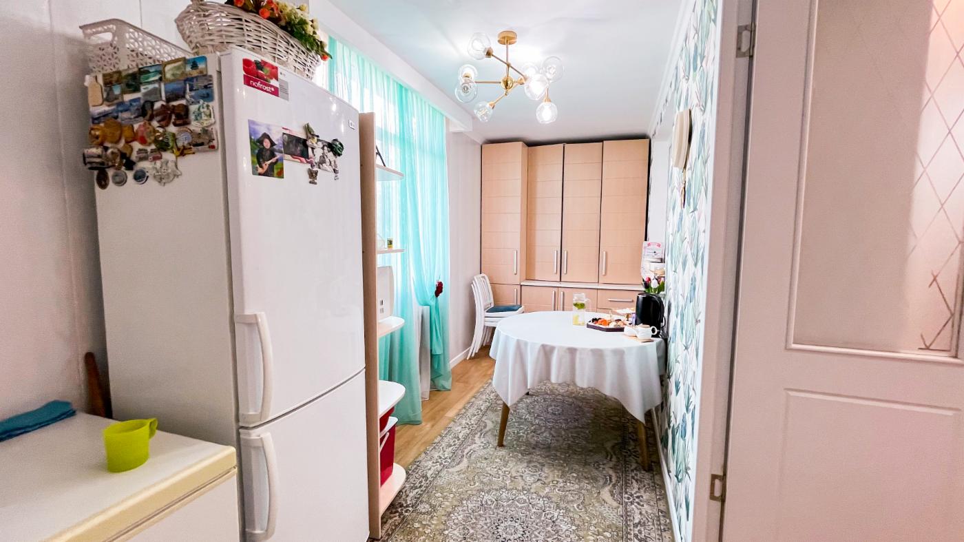 5-комнантная квартира, 96.0 м²,4 мкр за 35 000 000