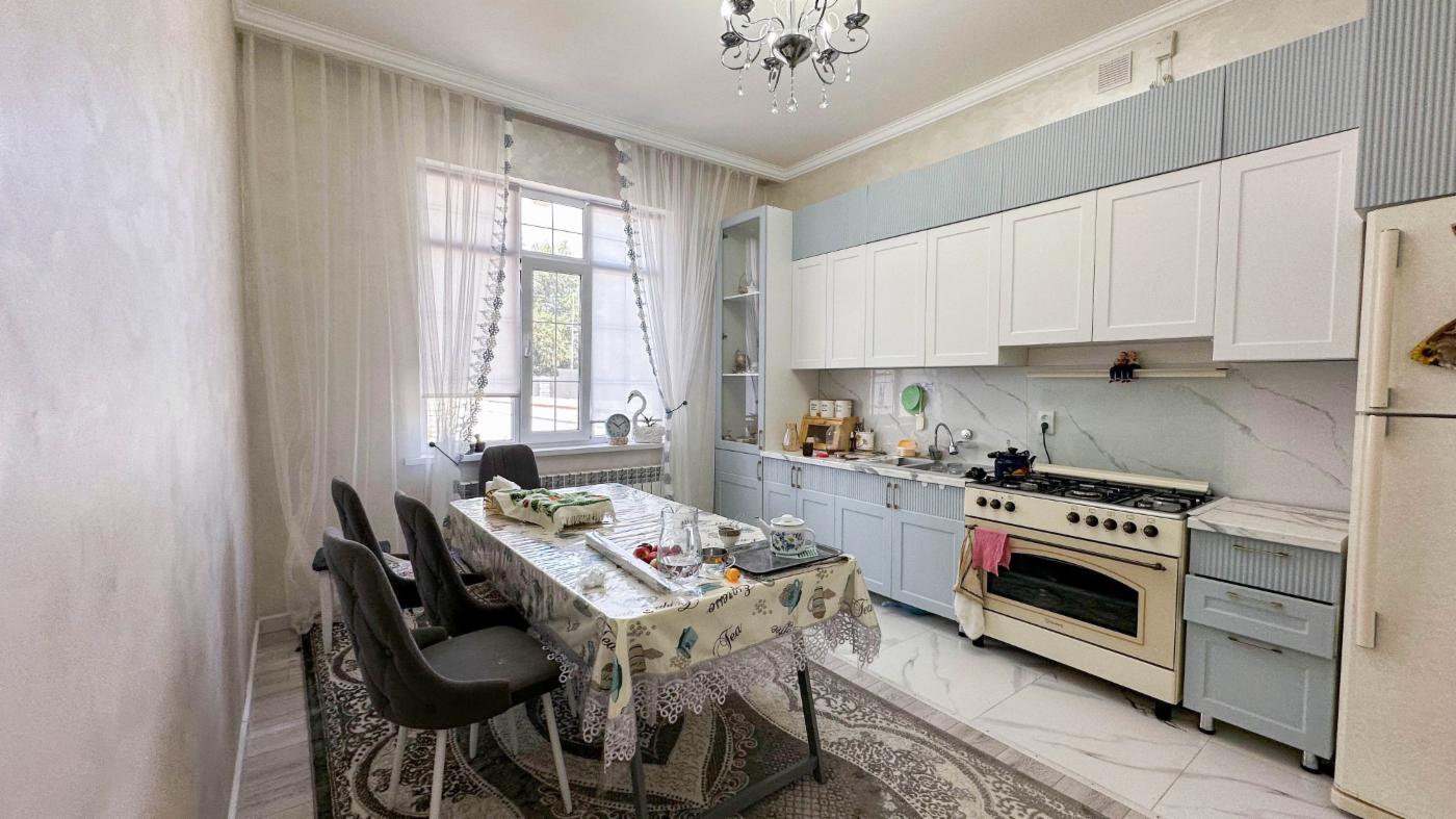 3-комнантный квартира, 105.0 м²,Асановой за 49 000 000