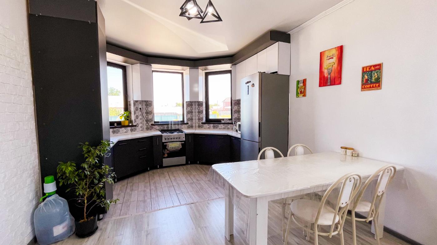 4-комнантный квартира, 140.0 м²,Жана Коныс за 31 000 000