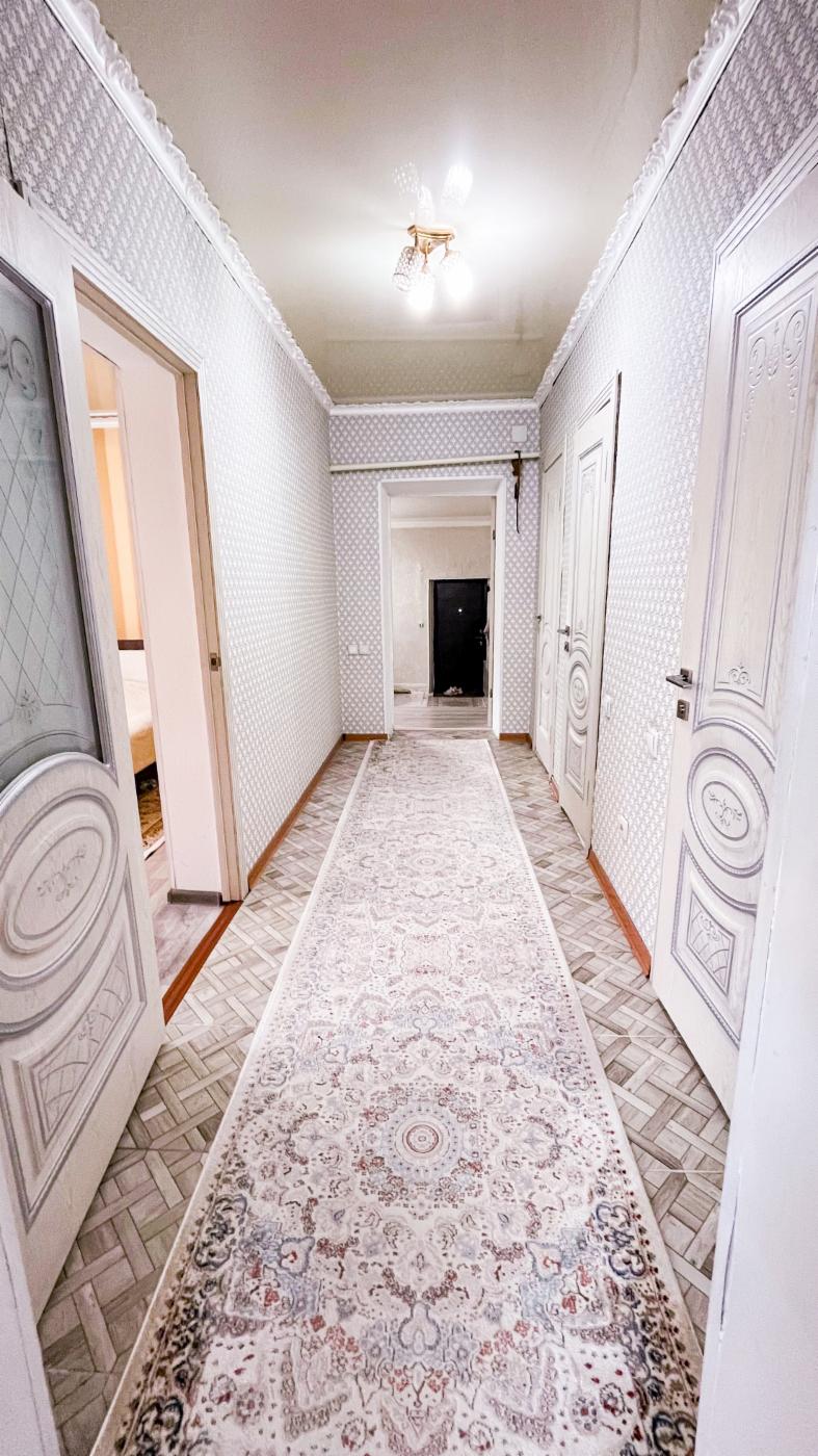 7-комнантный квартира, 200.0 м²,Сыртанова за 37 000 000