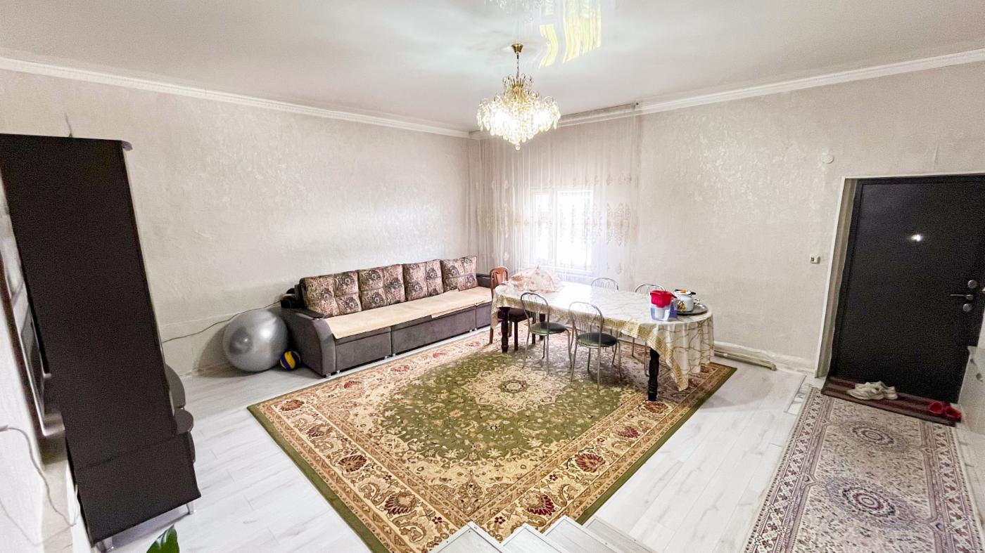 7-комнантный квартира, 200.0 м²,Сыртанова за 37 000 000