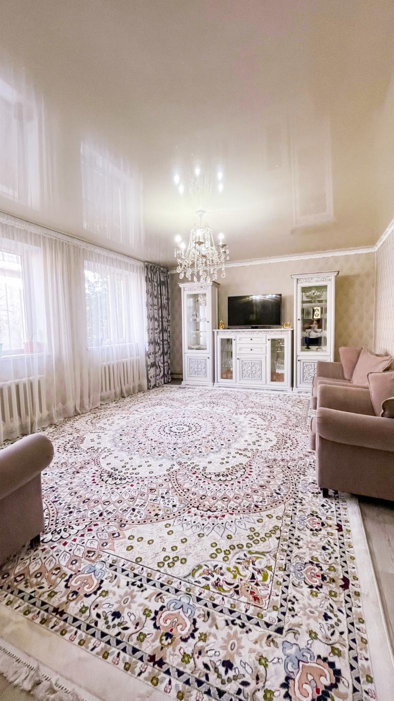 7-комнантный квартира, 200.0 м²,Сыртанова за 37 000 000