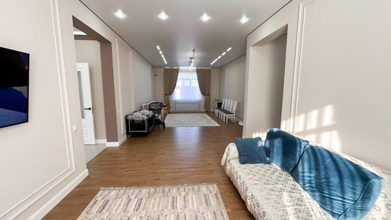 4-комнантный квартира, 137.0 м²,Косманавтов за 45 000 000