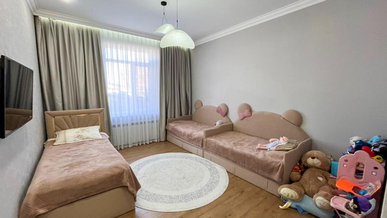 4-комнантный квартира, 137.0 м²,Косманавтов за 45 000 000