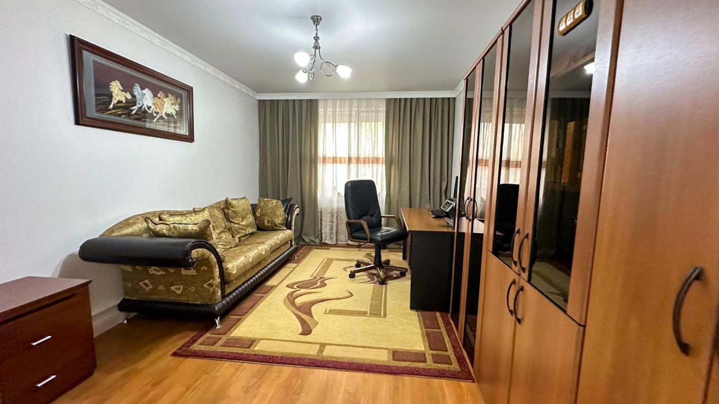 8-комнантный квартира, 290.0 м²,Гагарина за 135 000 000