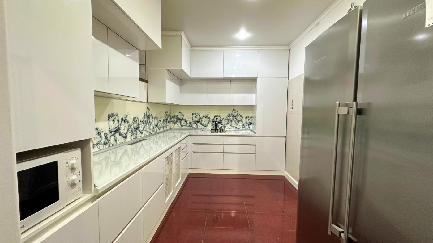 8-комнантный квартира, 290.0 м²,Гагарина за 135 000 000