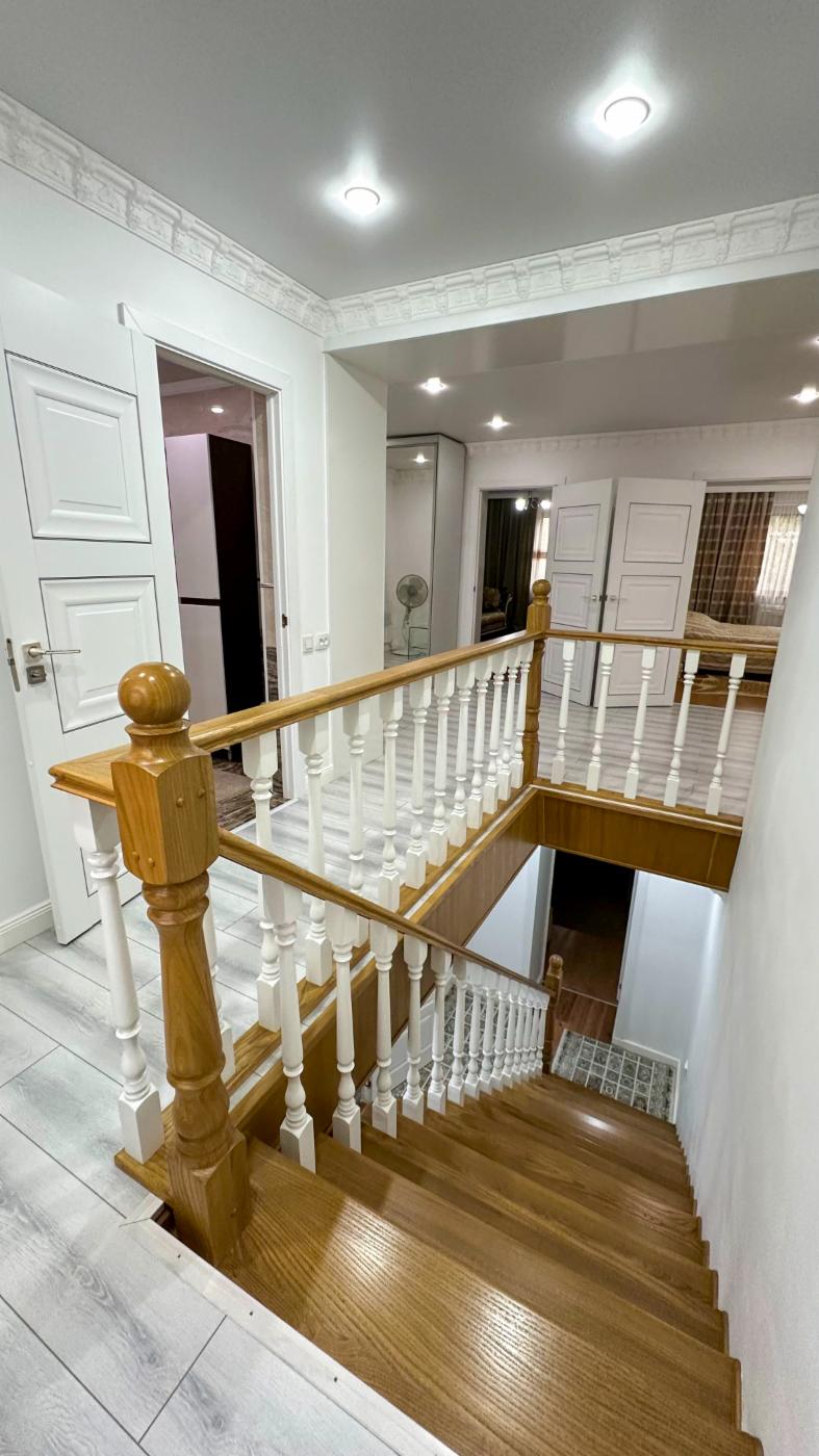 8-комнантный квартира, 290.0 м²,Гагарина за 135 000 000