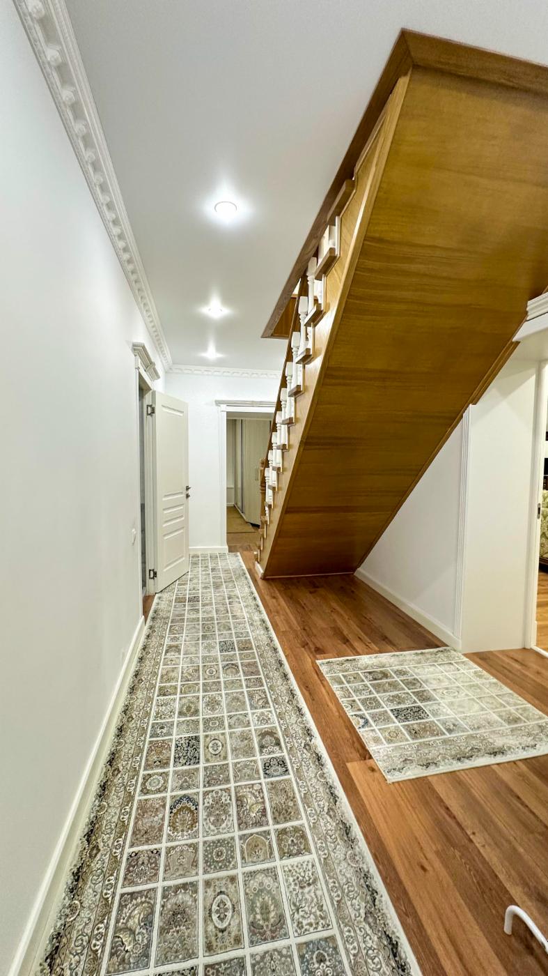 8-комнантный квартира, 290.0 м²,Гагарина за 135 000 000