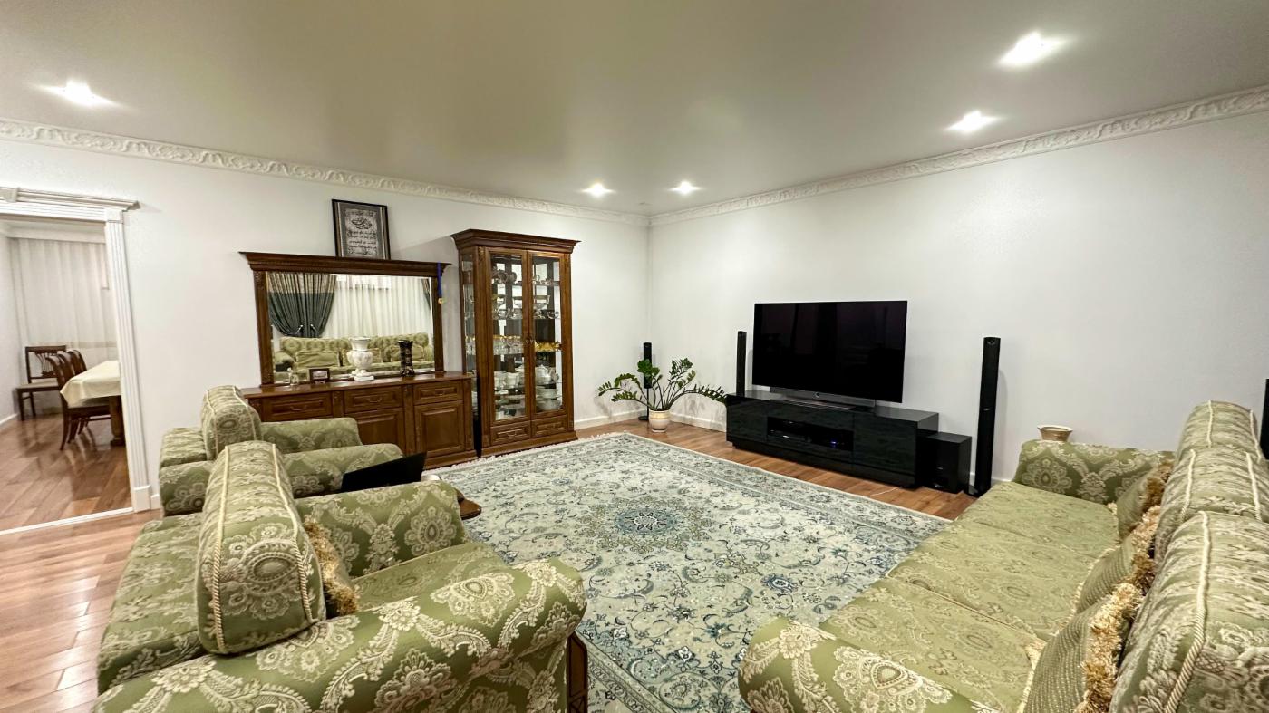 8-комнантный квартира, 290.0 м²,Гагарина за 135 000 000