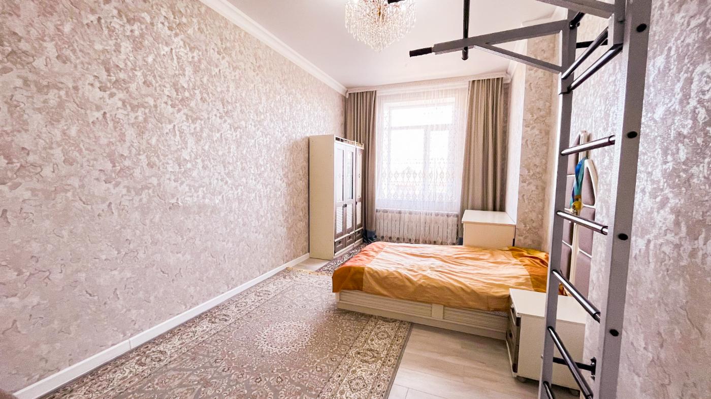 4-комнантная квартира, 190.0 м²,Каратал за 85 000 000