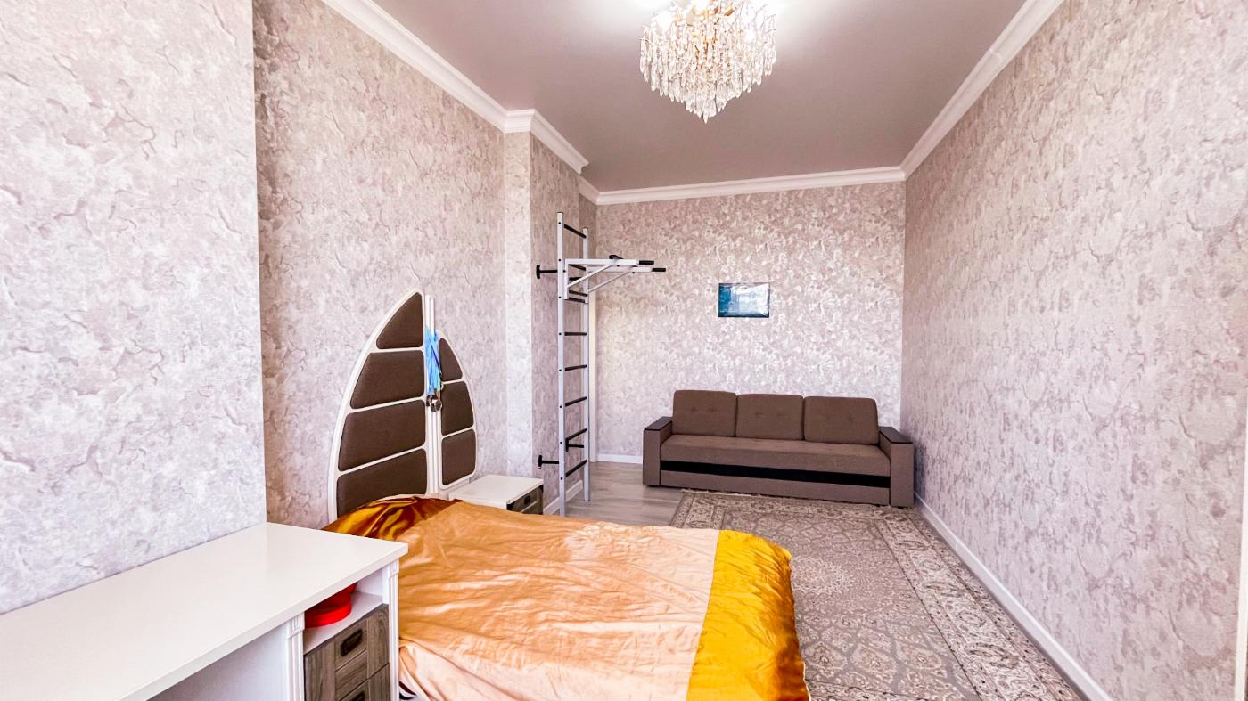 4-комнантная квартира, 190.0 м²,Каратал за 85 000 000