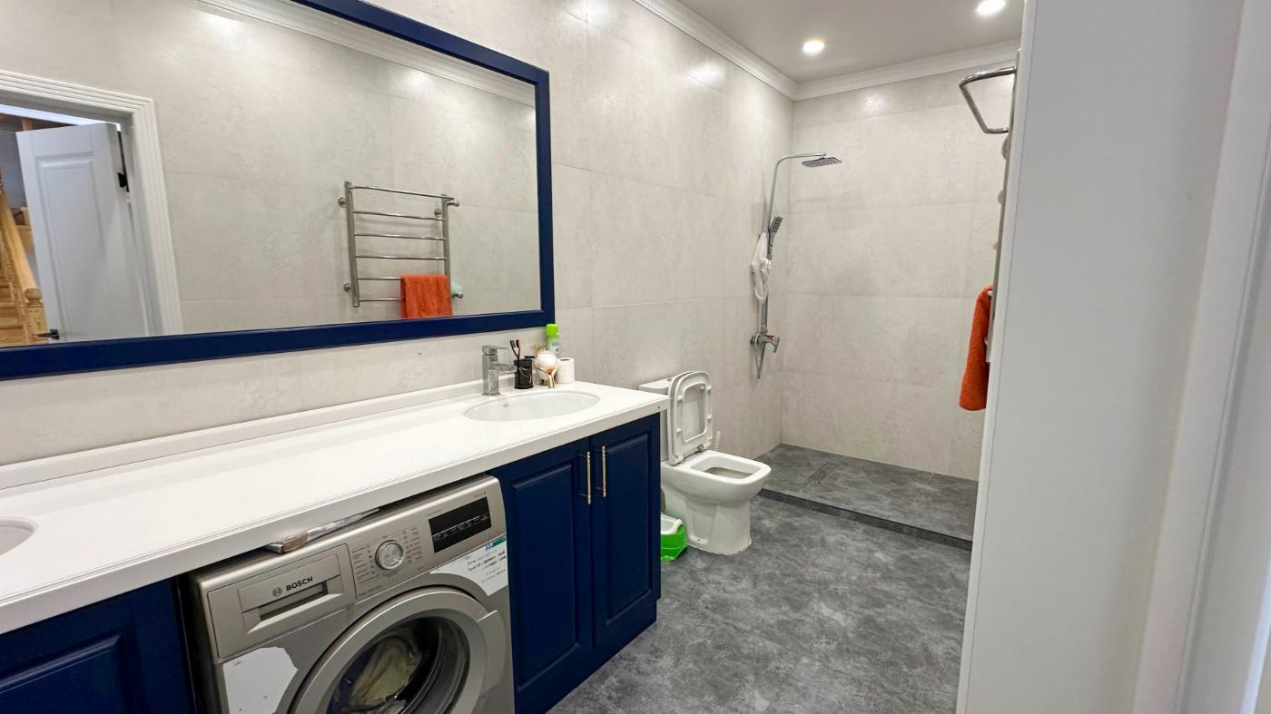 6-комнантный квартира, 220.0 м²,Салтанат за 140 000 000