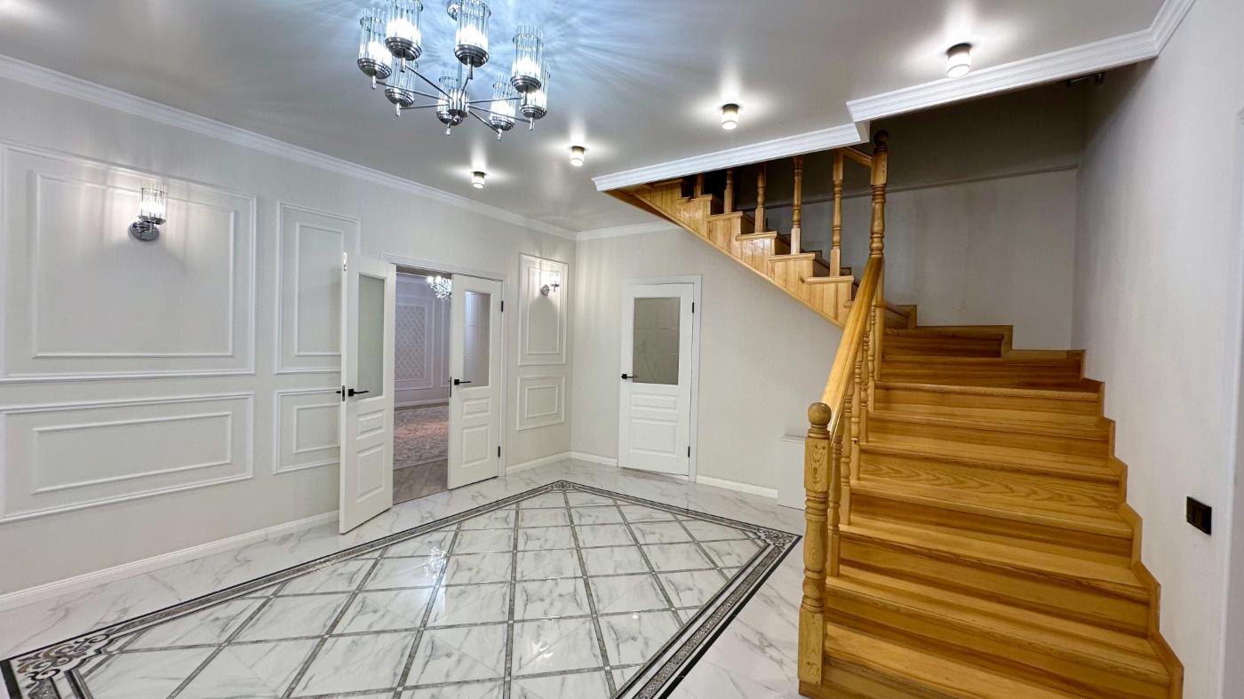 6-комнантный квартира, 220.0 м²,Салтанат за 140 000 000