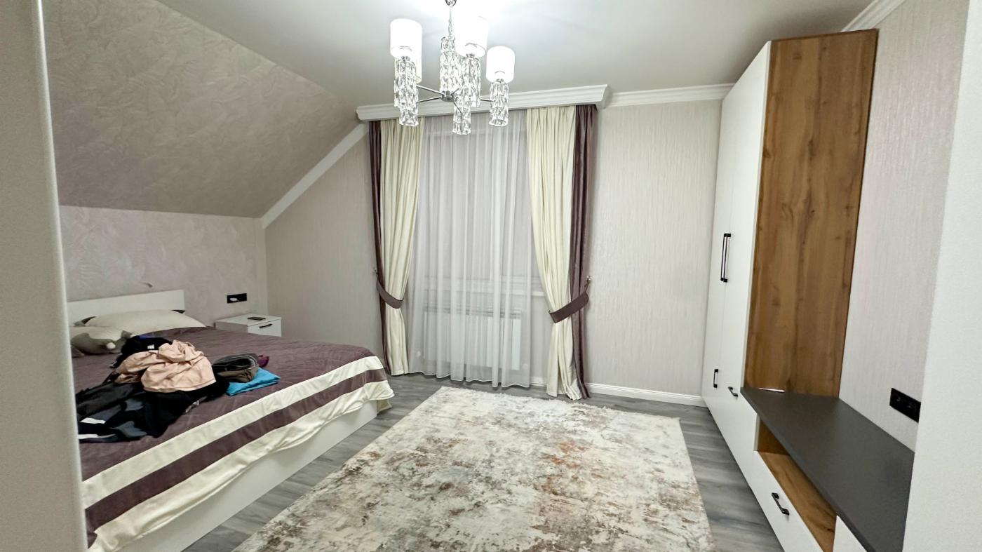 6-комнантный квартира, 220.0 м²,Салтанат за 140 000 000