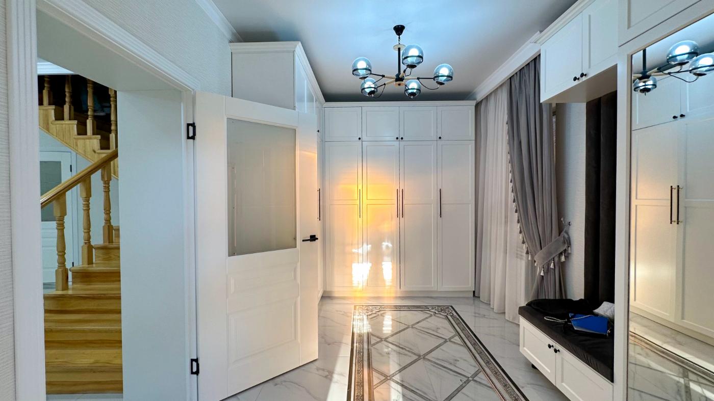 6-комнантный квартира, 220.0 м²,Салтанат за 140 000 000