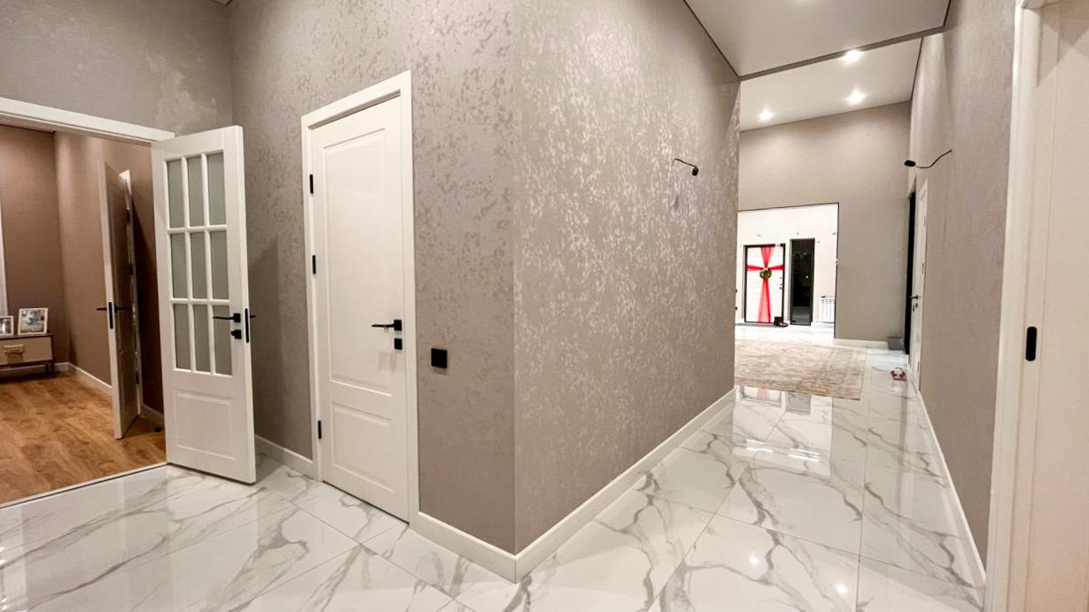 5-комнантный квартира, 200.0 м²,Жиенкулова за 53 000 000